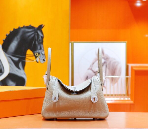 DR96 Factory Lindy Togo Leather Turtledove Grey Silver Hardware 26cm Full Handmade